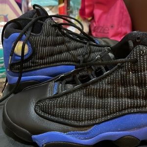 Blue and black Jordan’s excellent